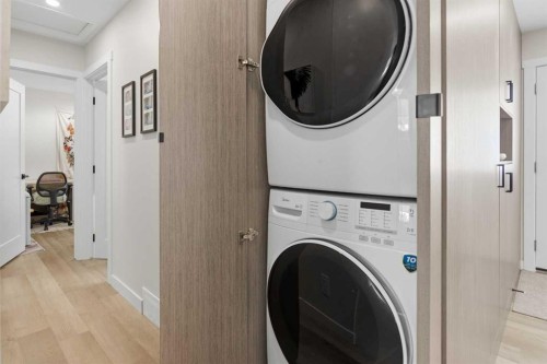 7107 54 Avenue Nw, Calgary, AB - Indoor Photo Showing Laundry Room