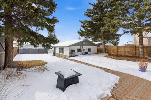 7107 54 Avenue Nw, Calgary, AB - Outdoor