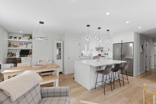 7107 54 Avenue Nw, Calgary, AB - Indoor