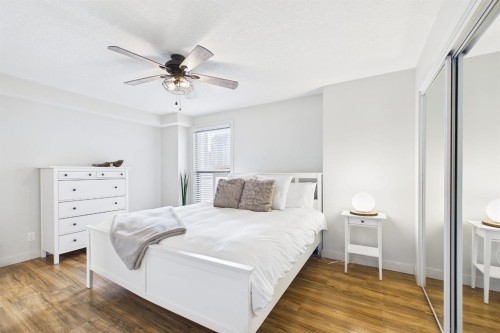 303-300 Meredith Road Ne, Calgary, AB - Indoor Photo Showing Bedroom