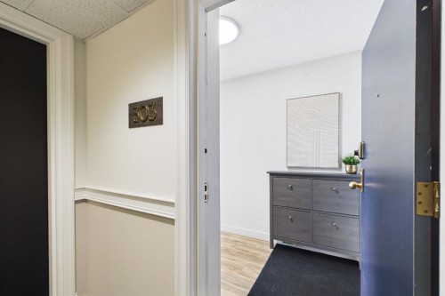 303-300 Meredith Road Ne, Calgary, AB - Indoor Photo Showing Other Room
