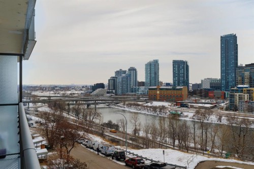 303-300 Meredith Road Ne, Calgary, AB - Outdoor With View