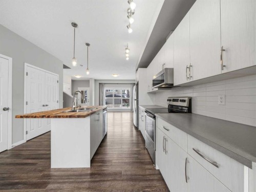 89 Walgrove Rise Se, Calgary, AB - Indoor Photo Showing Kitchen With Upgraded Kitchen