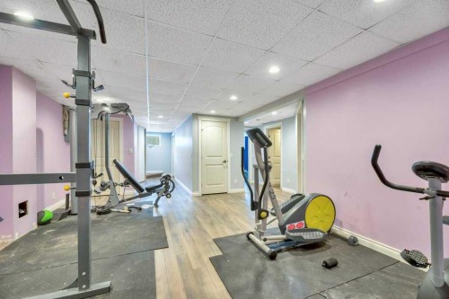 229 5 Avenue, Strathmore, AB - Indoor Photo Showing Gym Room