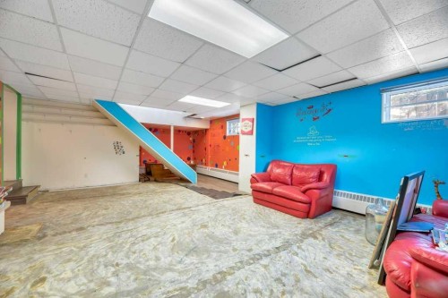 229 5 Avenue, Strathmore, AB - Indoor