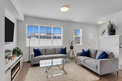 178 Dawson Way, Chestermere, AB - Indoor Photo Showing Living Room