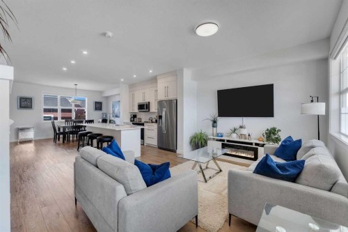 178 Dawson Way, Chestermere, AB - Indoor Photo Showing Living Room