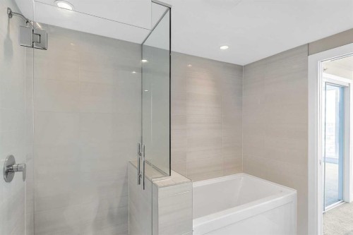 2103-510 6 Avenue Se, Calgary, AB - Indoor Photo Showing Bathroom