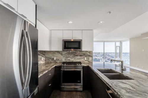 2103-510 6 Avenue Se, Calgary, AB - Indoor Photo Showing Kitchen With Double Sink With Upgraded Kitchen