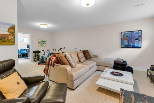 376 Quarry Park Boulevard Se, Calgary, AB - Indoor Photo Showing Other Room