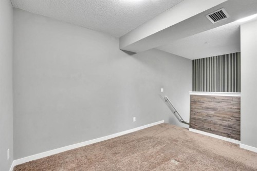 228-10 Westpark Link Sw, Calgary, AB - Indoor Photo Showing Other Room