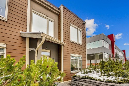 228-10 Westpark Link Sw, Calgary, AB - Outdoor