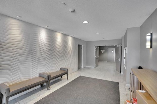 228-10 Westpark Link Sw, Calgary, AB - Indoor Photo Showing Other Room