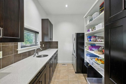 62 Posthill Drive Sw, Calgary, AB - Indoor Photo Showing Kitchen