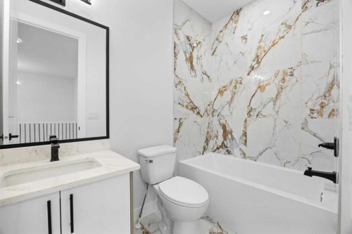 196 Saddlelake Manor Ne, Calgary, AB - Indoor Photo Showing Bathroom