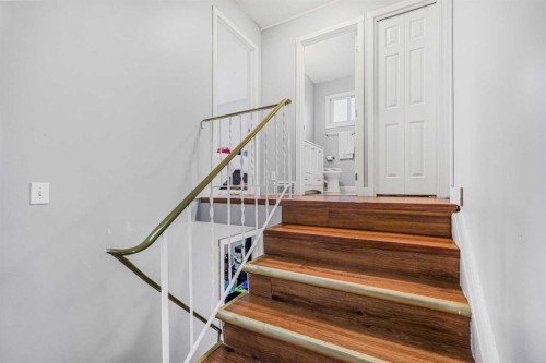 5112 Maryvale Drive Ne, Calgary, AB - Indoor Photo Showing Other Room