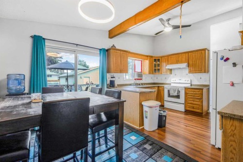 5112 Maryvale Drive Ne, Calgary, AB - Indoor Photo Showing Kitchen