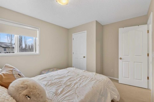 201 Autumn Circle Se, Calgary, AB - Indoor Photo Showing Bedroom