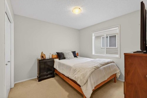 201 Autumn Circle Se, Calgary, AB - Indoor Photo Showing Bedroom