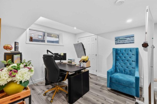 201 Autumn Circle Se, Calgary, AB - Indoor