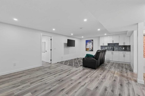 201 Autumn Circle Se, Calgary, AB - Indoor