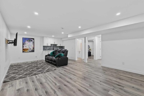 201 Autumn Circle Se, Calgary, AB - Indoor