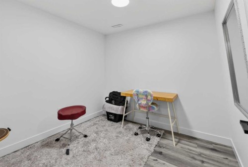 201 Autumn Circle Se, Calgary, AB - Indoor