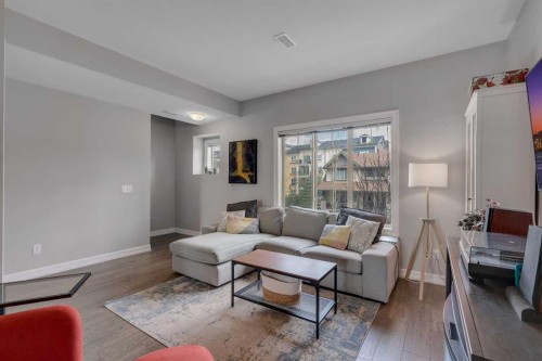 414-121 Copperpond Common Se, Calgary, AB 