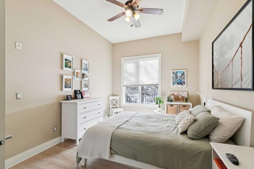 103-3101 34 Avenue Nw, Calgary, AB - Indoor Photo Showing Bedroom