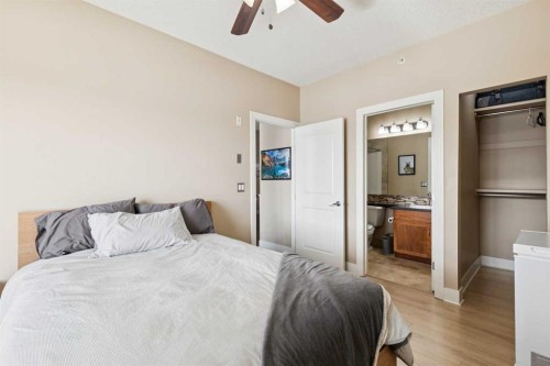 103-3101 34 Avenue Nw, Calgary, AB - Indoor Photo Showing Bedroom