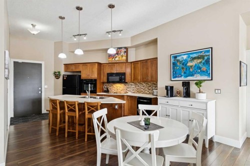 103-3101 34 Avenue Nw, Calgary, AB - Indoor Photo Showing Dining Room