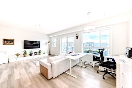 1402-33 Carringham Gate Nw, Calgary, AB - Indoor Photo Showing Other Room