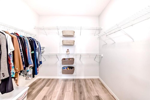 1402-33 Carringham Gate Nw, Calgary, AB - Indoor With Storage