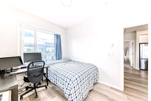 1402-33 Carringham Gate Nw, Calgary, AB - Indoor