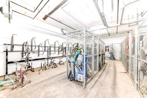 1402-33 Carringham Gate Nw, Calgary, AB - Indoor