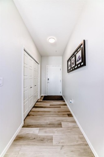 1402-33 Carringham Gate Nw, Calgary, AB - Indoor Photo Showing Other Room