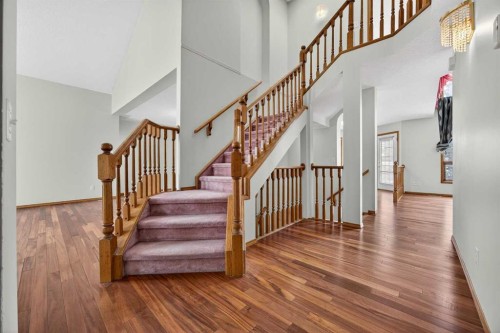 90 Hawkmount Green Nw, Calgary, AB - Indoor Photo Showing Other Room