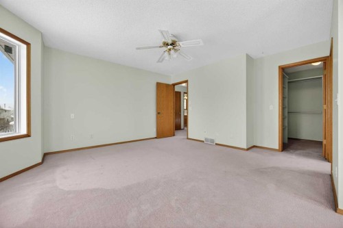 90 Hawkmount Green Nw, Calgary, AB - Indoor Photo Showing Other Room
