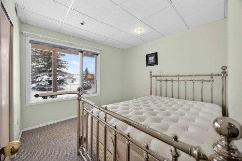 90 Hawkmount Green Nw, Calgary, AB - Indoor Photo Showing Other Room