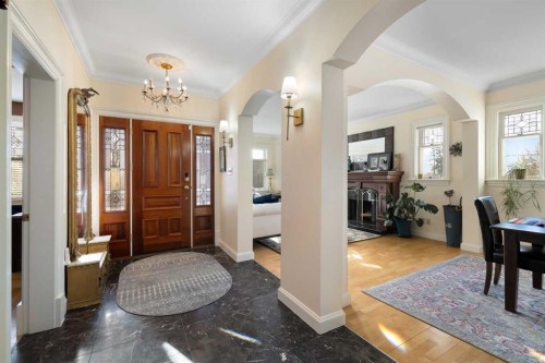 1727 24 Street Sw, Calgary, AB - Indoor