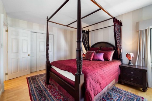 1727 24 Street Sw, Calgary, AB - Indoor Photo Showing Bedroom