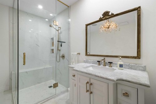 1727 24 Street Sw, Calgary, AB - Indoor Photo Showing Bathroom