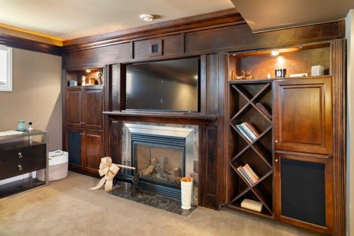 1727 24 Street Sw, Calgary, AB - Indoor With Fireplace
