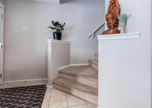 38 Autumn Crescent Se, Calgary, AB - Indoor Photo Showing Other Room