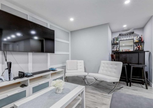 38 Autumn Crescent Se, Calgary, AB - Indoor