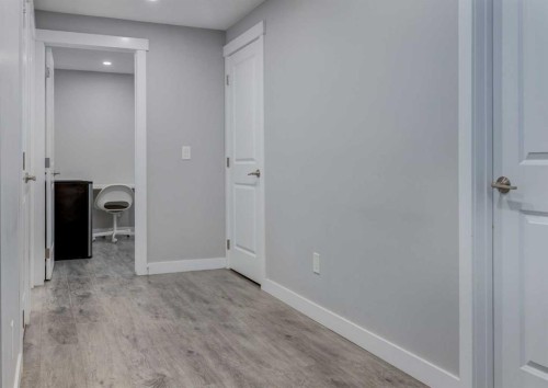 38 Autumn Crescent Se, Calgary, AB - Indoor Photo Showing Other Room