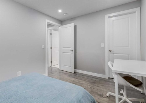 38 Autumn Crescent Se, Calgary, AB - Indoor Photo Showing Bedroom