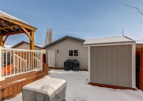 38 Autumn Crescent Se, Calgary, AB - Outdoor With Exterior