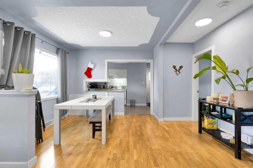 4617 Stanley Road Sw, Calgary, AB - Indoor