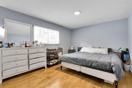 4617 Stanley Road Sw, Calgary, AB - Indoor Photo Showing Bedroom